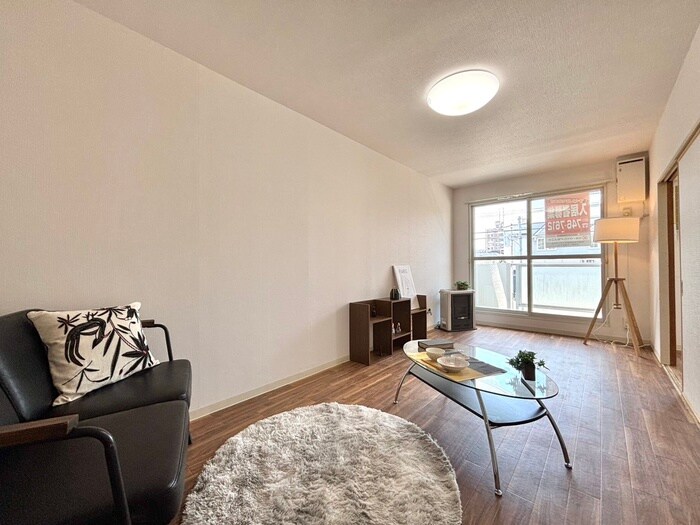 物件内観写真3　(居室)