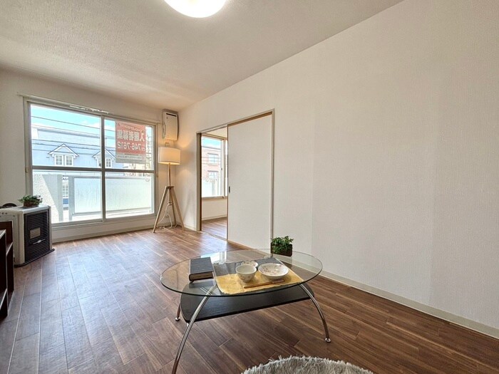 物件内観写真4　(居室)