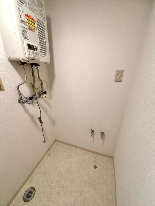 物件内観写真14　(洗濯機置場)