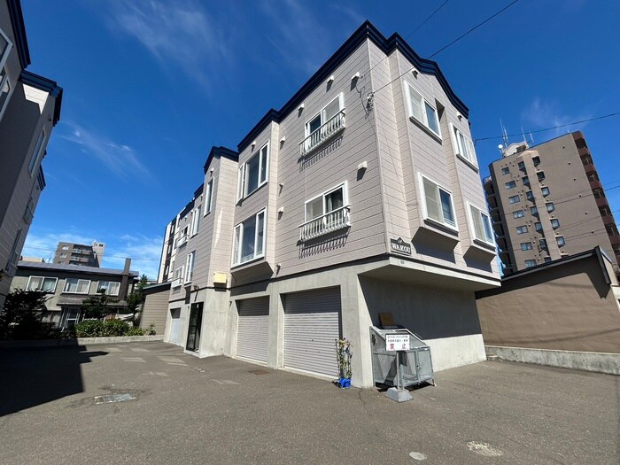 物件外観写真3　(同型モデル)