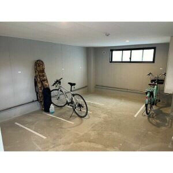 物件外観写真5　(駐輪場)