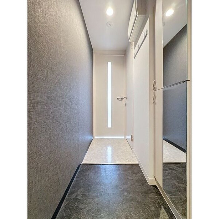 物件内観写真13　(玄関)