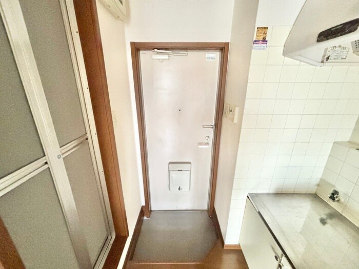 物件内観写真19　(玄関)
