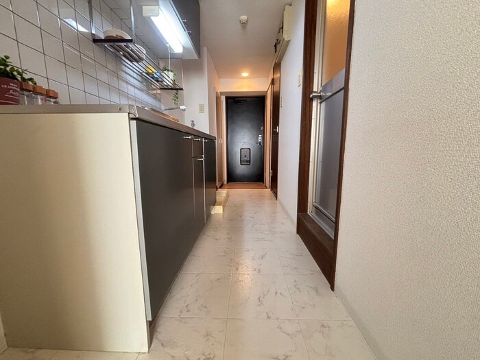 物件内観写真18　(廊下)