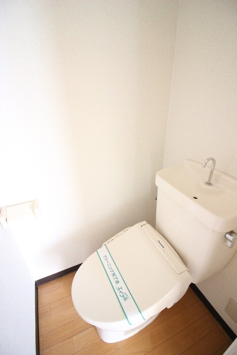 物件内観写真14　(トイレ)