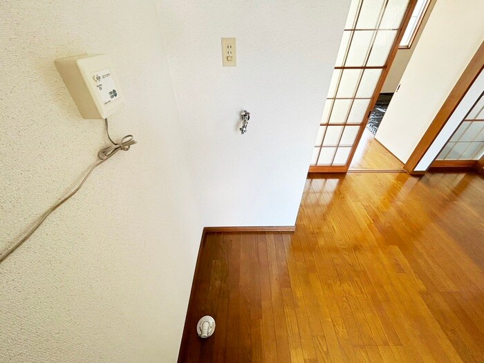 物件内観写真15　(洗濯機置場)