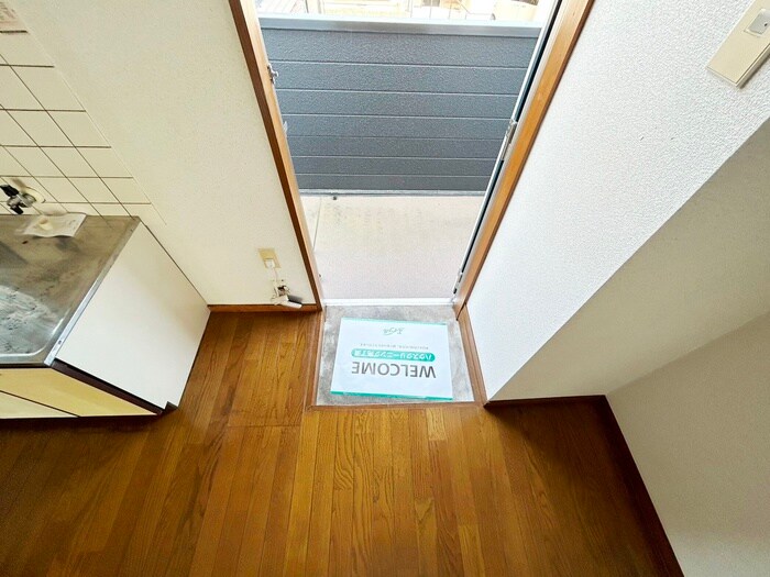 物件内観写真17　(玄関)