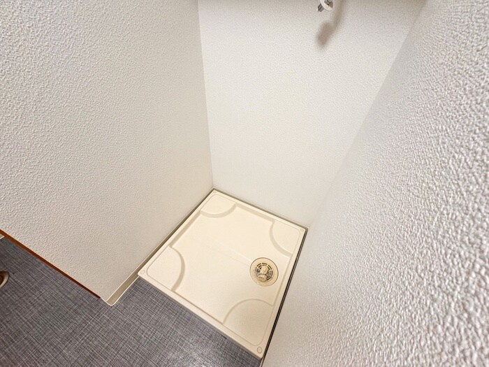 物件内観写真16　(洗濯機置場)