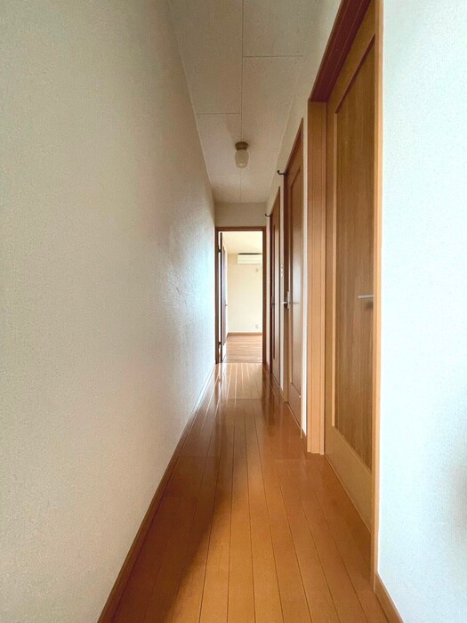 物件内観写真17　(廊下)