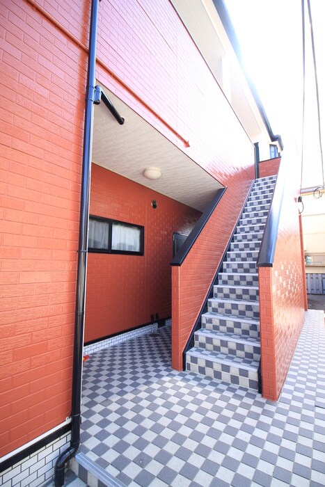 物件外観写真4　(エントランス部分)