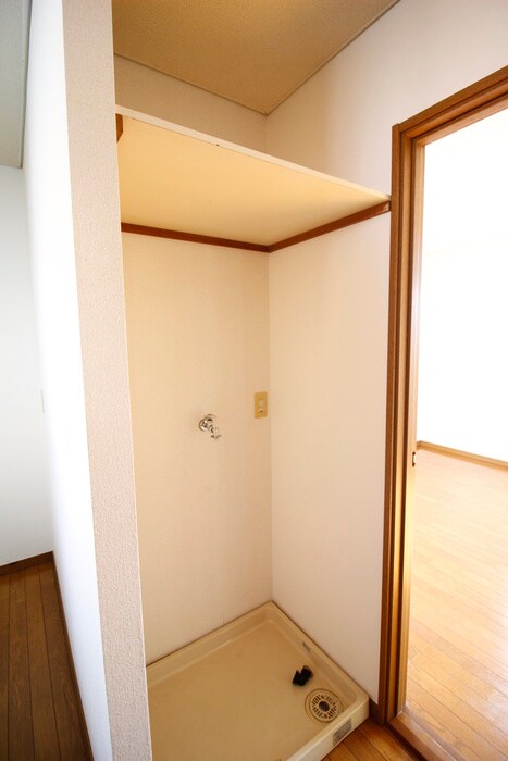 物件内観写真15　(洗濯機置場)