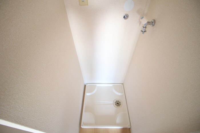 物件内観写真14　(洗濯機置場)