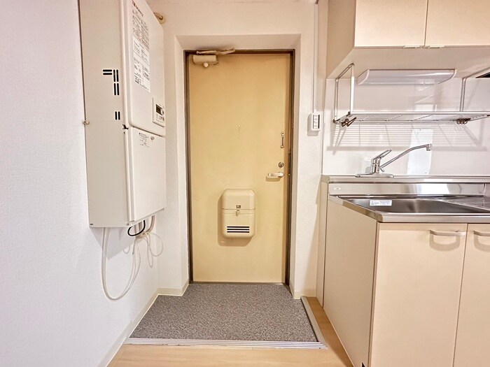 物件内観写真15　(玄関)