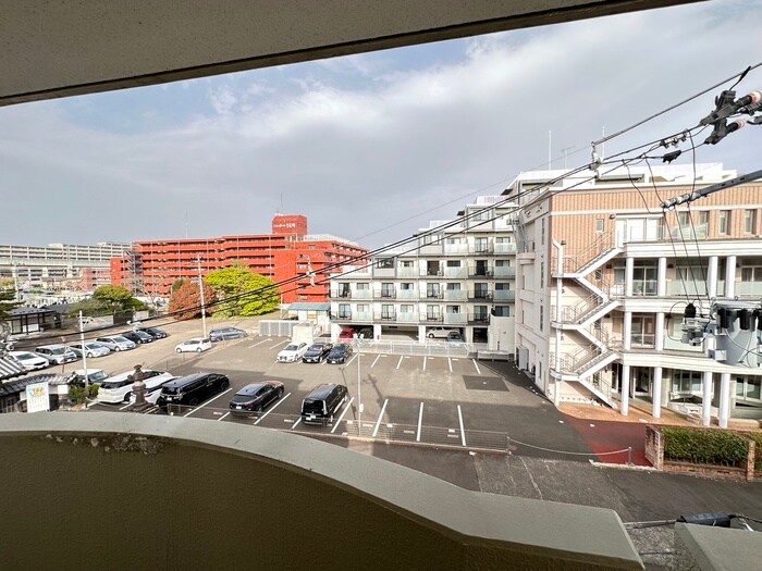 物件内観写真17　(室内からの展望)