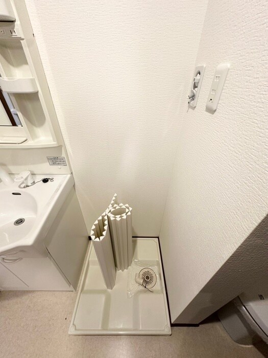 物件内観写真15　(洗濯機置場)