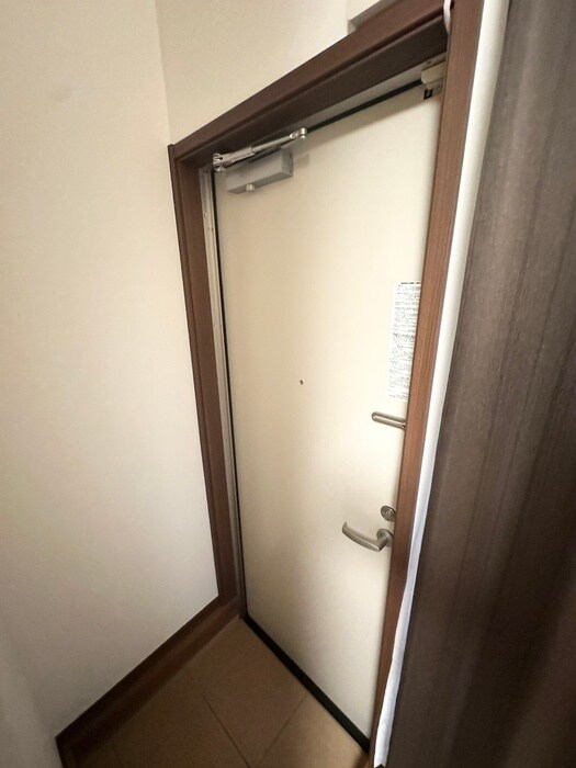 物件内観写真18　(玄関)