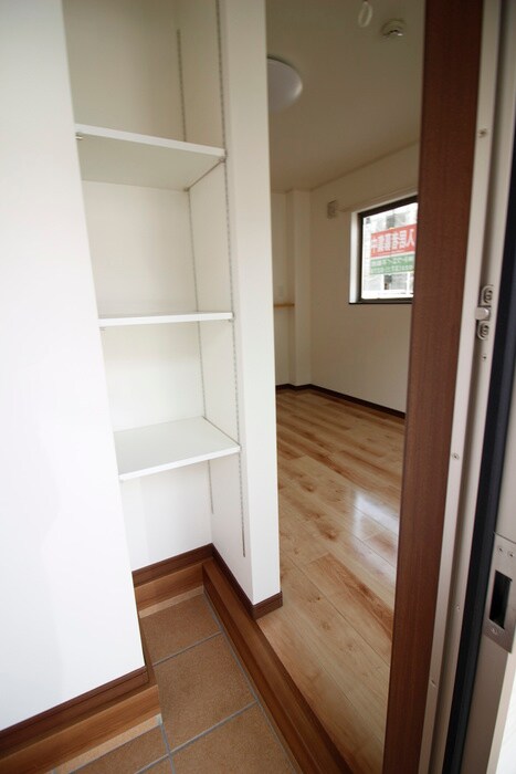 物件内観写真19　(廊下)