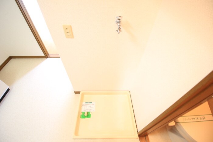 物件内観写真17　(洗濯機置場)