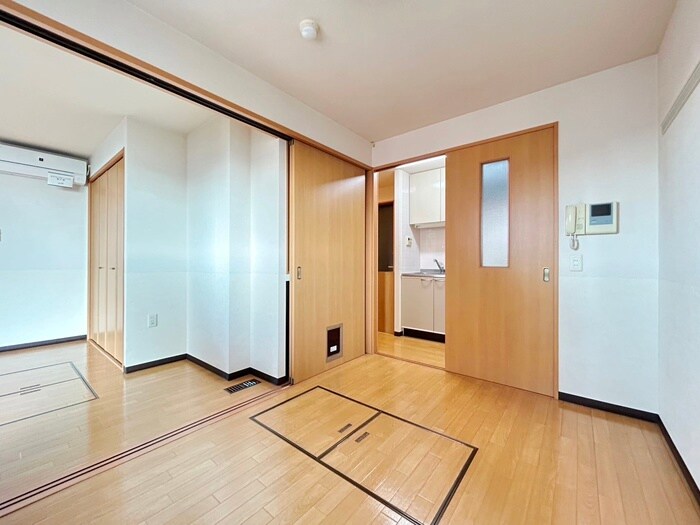 物件内観写真8　(居室)