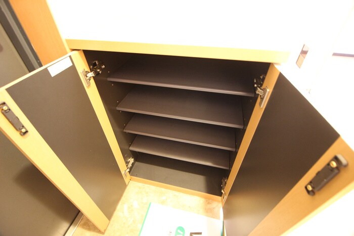 物件内観写真15　(靴箱)