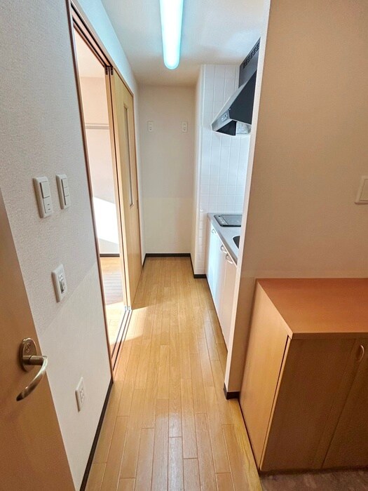 物件内観写真19　(廊下)