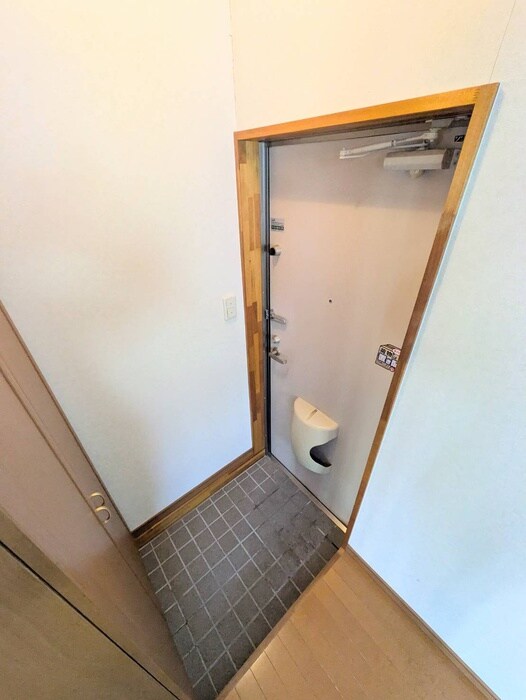 物件内観写真7　(玄関)