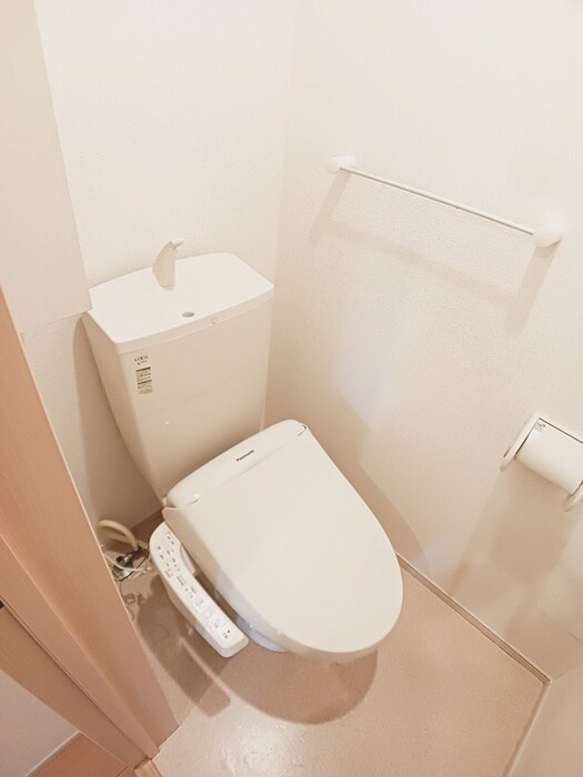 物件内観写真8　(トイレ)