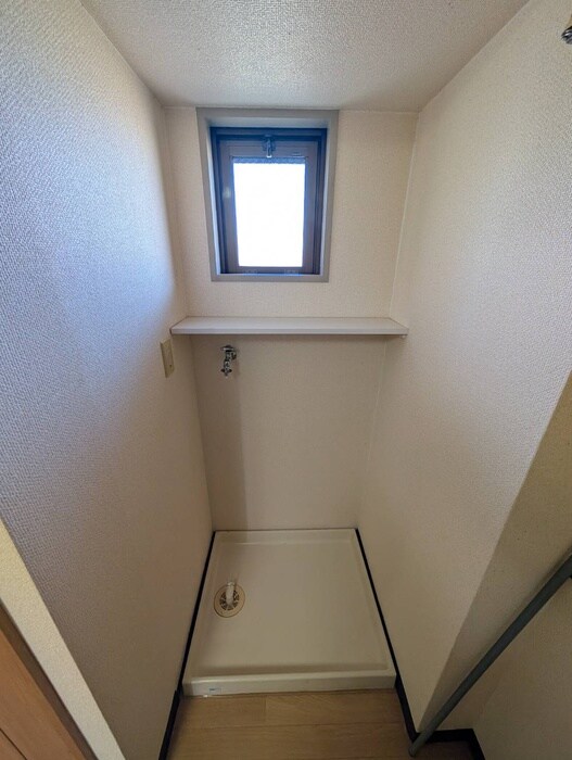 物件内観写真13　(洗濯機置場)