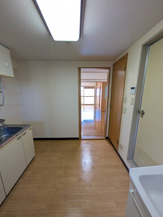 物件内観写真20　(廊下)