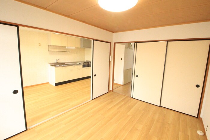 物件内観写真12　(居室)