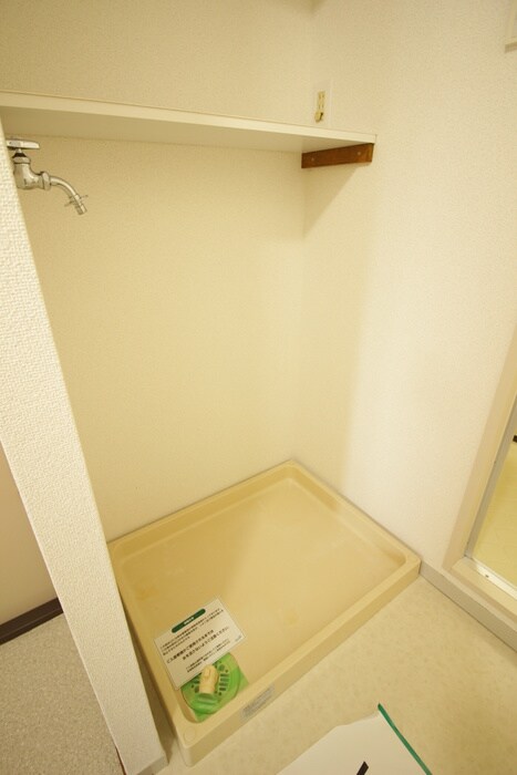 物件内観写真21　(洗濯機置場)