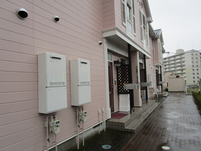 物件外観写真4　(エントランス部分)