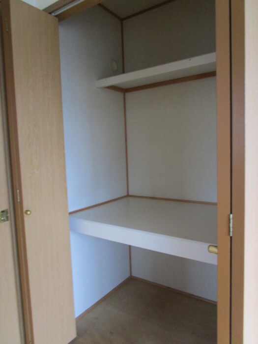 物件内観写真12　(収納)