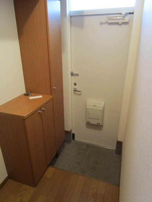 物件内観写真13　(玄関)