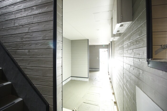 物件外観写真4　(エントランス部分)