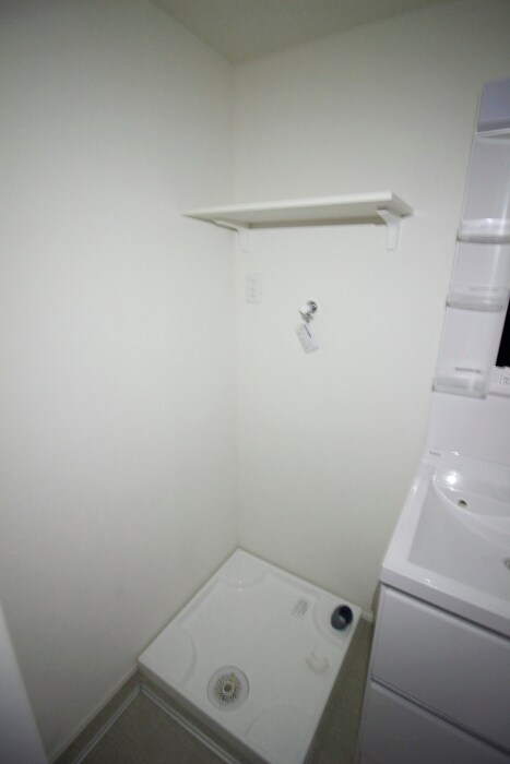 物件内観写真15　(洗濯機置場)