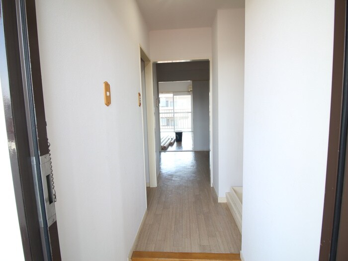 物件内観写真14　(廊下)