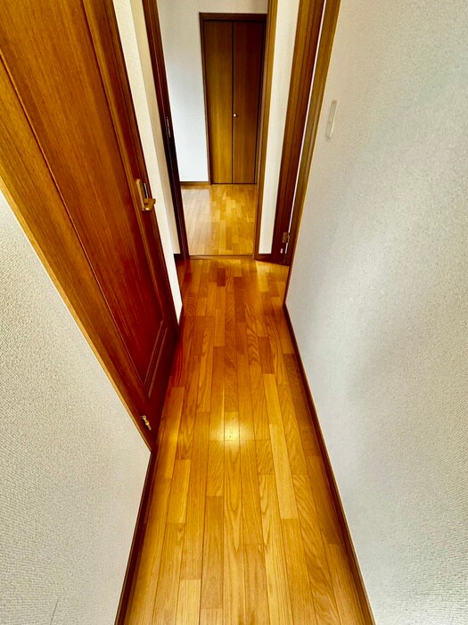 物件内観写真17　(廊下)