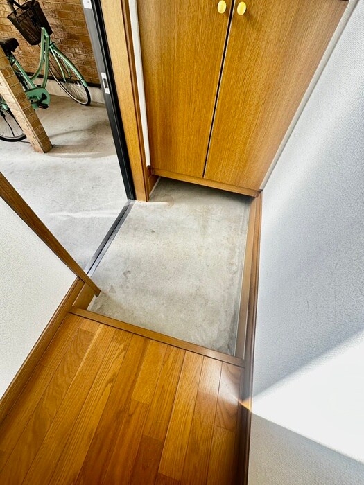 物件内観写真18　(玄関)