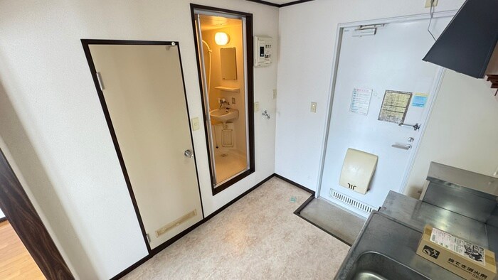 物件内観写真14　(廊下)