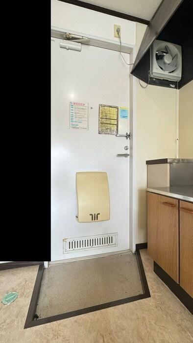 物件内観写真17　(玄関)