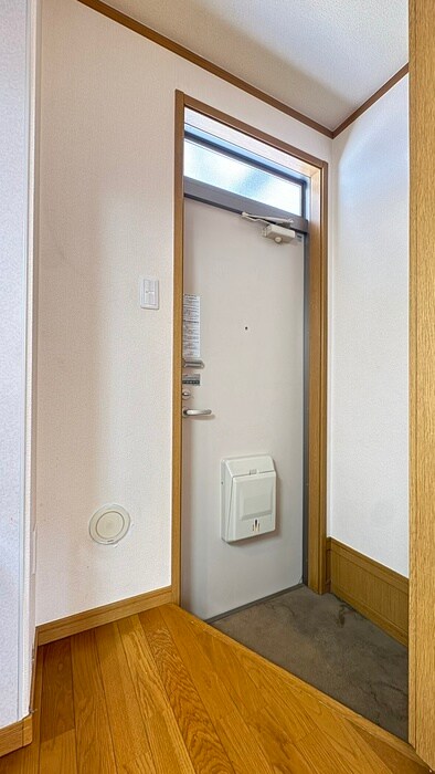 物件内観写真17　(玄関)