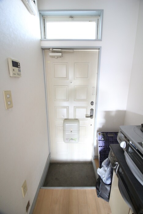 物件内観写真16　(玄関)