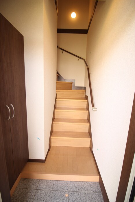 物件内観写真7　(玄関)