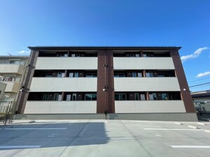 ドゥ・アネッサAⅢ外観写真