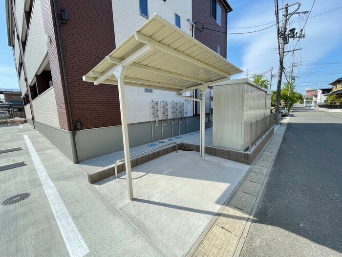 物件外観写真3　(駐輪場)