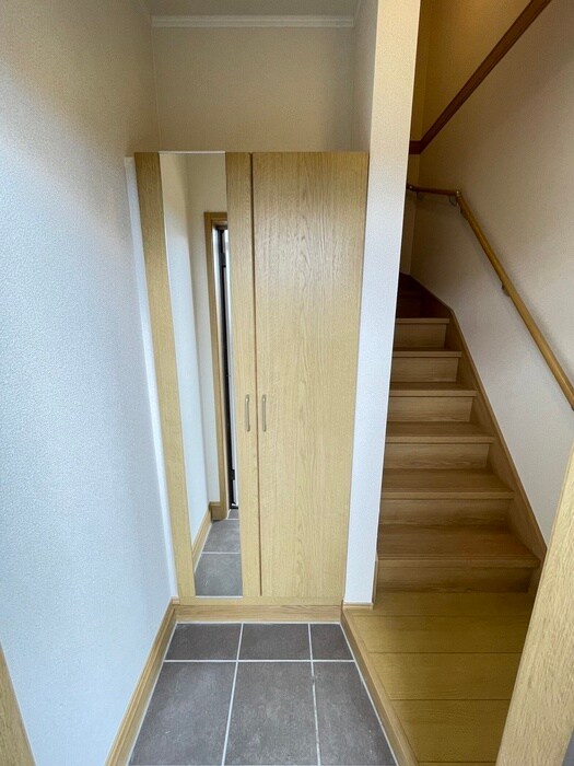 物件内観写真13　(玄関)