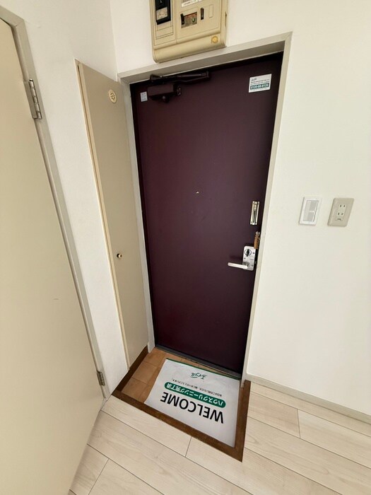 物件内観写真15　(玄関)