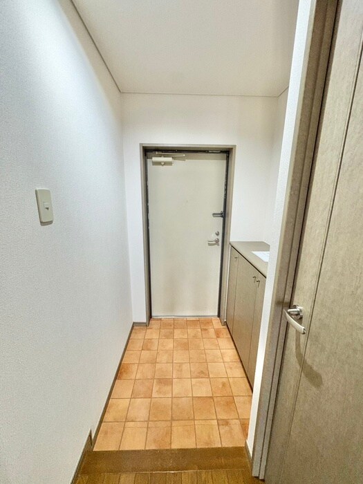 物件内観写真12　(玄関)
