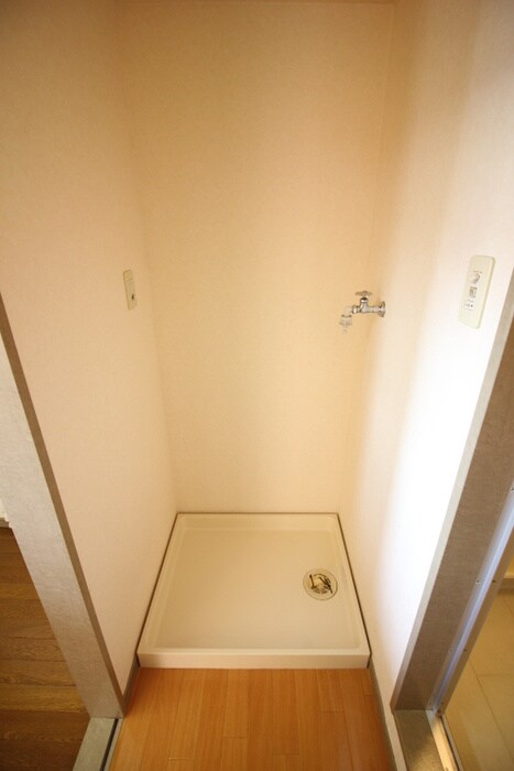 物件内観写真18　(洗濯機置場)